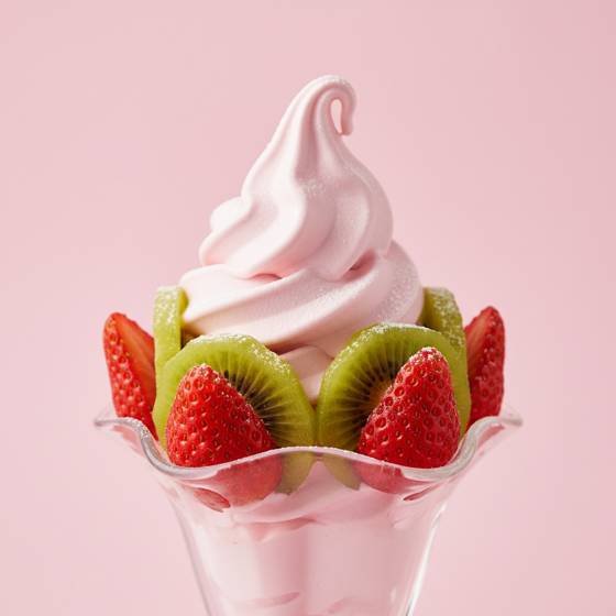 Strawberry kiwi fruit whip